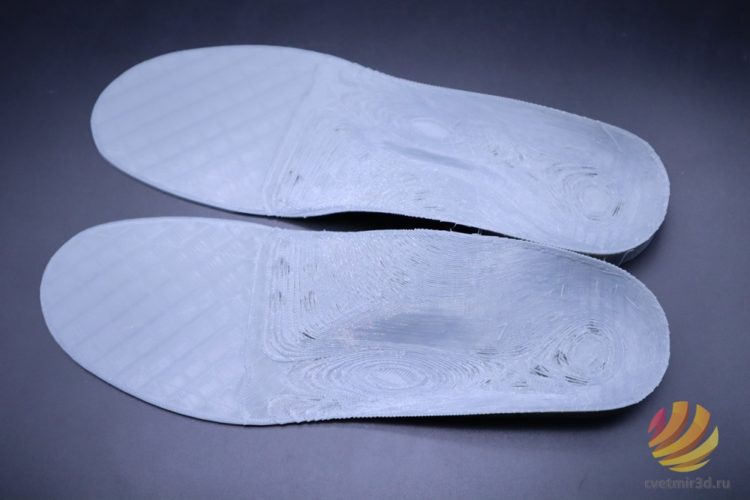 A set of insoles printed with the filling of the first and last layers. Printing time is 6 hours 40 minutes.